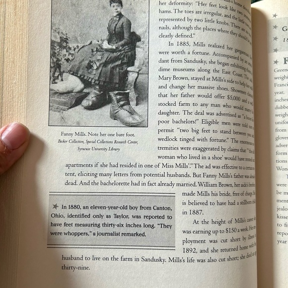 American Sideshow: An Encyclopedia of History's Most Wondrous + Curiously Strang - Picture 4 of 6